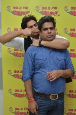 Shiv Pandit at Radio Mirchi for 7 hours to go on 22nd June 2016
